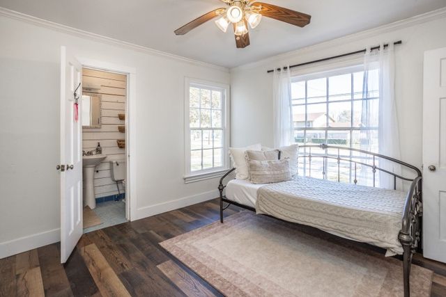 923 S Lindsay Street, Gainesville, TX 76240