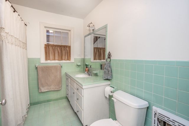 923 S Lindsay Street, Gainesville, TX 76240