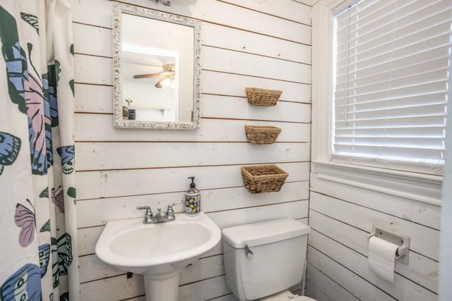 923 S Lindsay Street, Gainesville, TX 76240