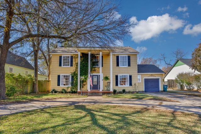 923 S Lindsay Street, Gainesville, TX 76240