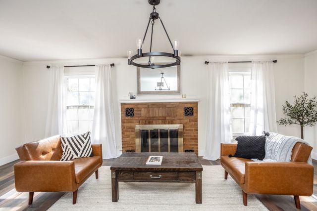 923 S Lindsay Street, Gainesville, TX 76240