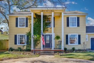 923 S Lindsay Street, Gainesville, TX 76240