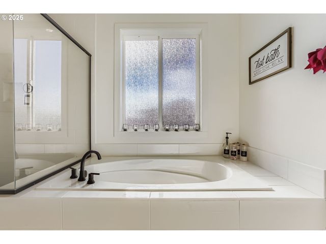 3651 Tiana St, Forest Grove, OR 97116