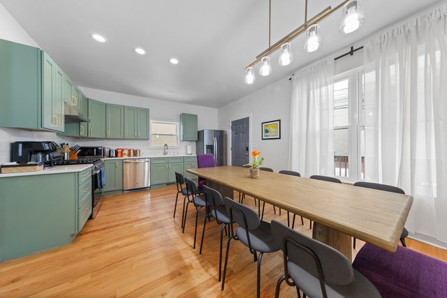244 N Hamlin Boulevard, Chicago, IL 60624