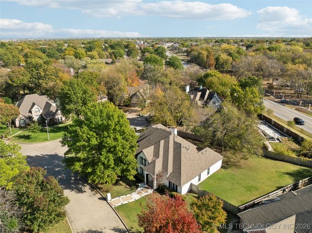 7951 S Hudson Place, Tulsa, OK 74136