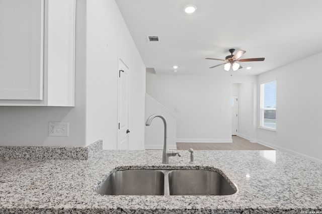 13827 Enzo Gate, San Antonio, TX 78253