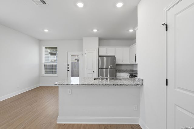 13827 Enzo Gate, San Antonio, TX 78253