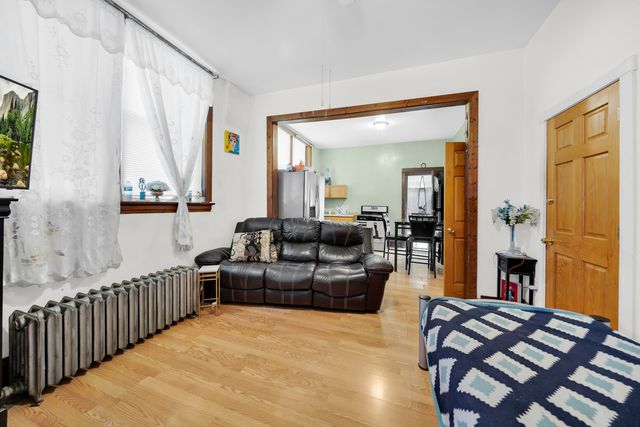 3158 S Harding Avenue, Chicago, IL 60623