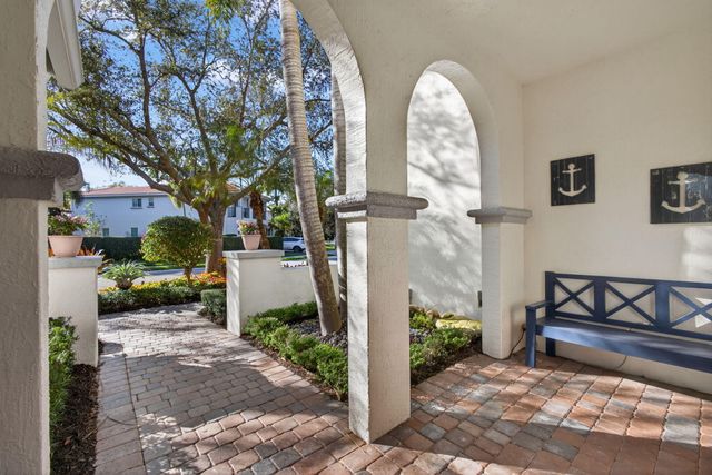 1028 Vintner Boulevard, Palm Beach Gardens, FL 33410