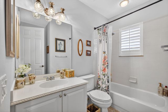 1028 Vintner Boulevard, Palm Beach Gardens, FL 33410