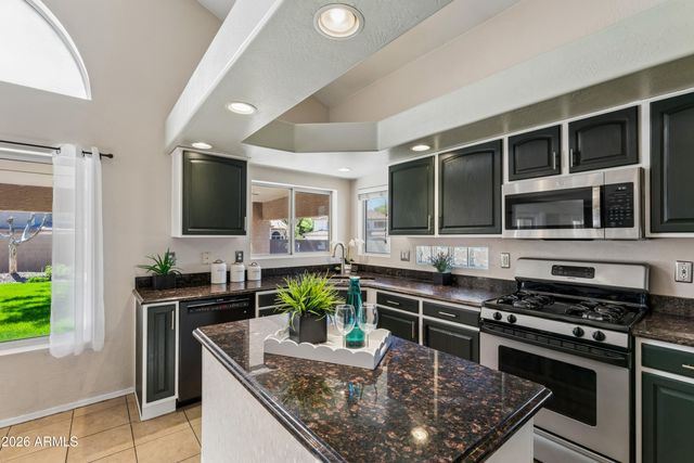 7117 W PASO Trail, Peoria, AZ 85383