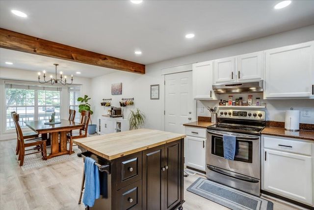 4326 N Mission St, Bel Aire, KS 67226