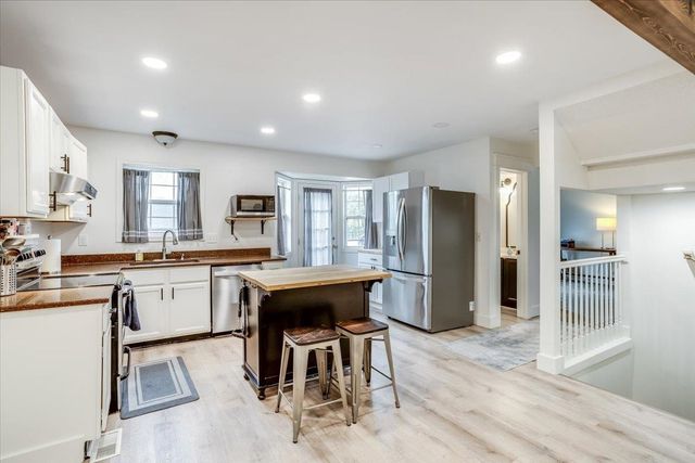 4326 N Mission St, Bel Aire, KS 67226