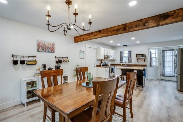 4326 N Mission St, Bel Aire, KS 67226