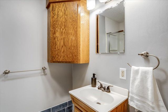 4326 N Mission St, Bel Aire, KS 67226