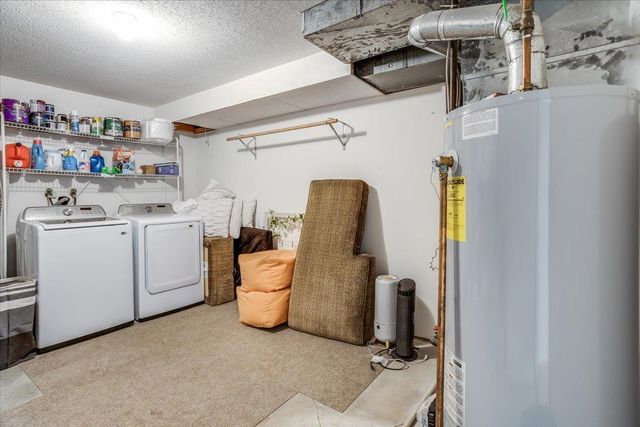 4326 N Mission St, Bel Aire, KS 67226
