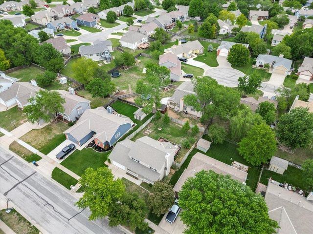 4326 N Mission St, Bel Aire, KS 67226