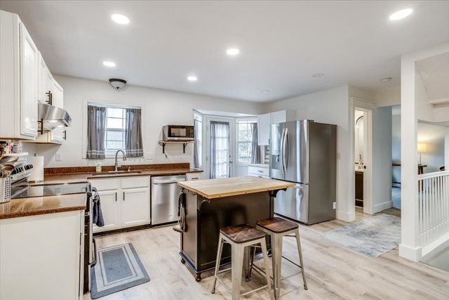 4326 N Mission St, Bel Aire, KS 67226