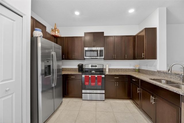 5084 FORUM BLVD, Holiday, FL 34690