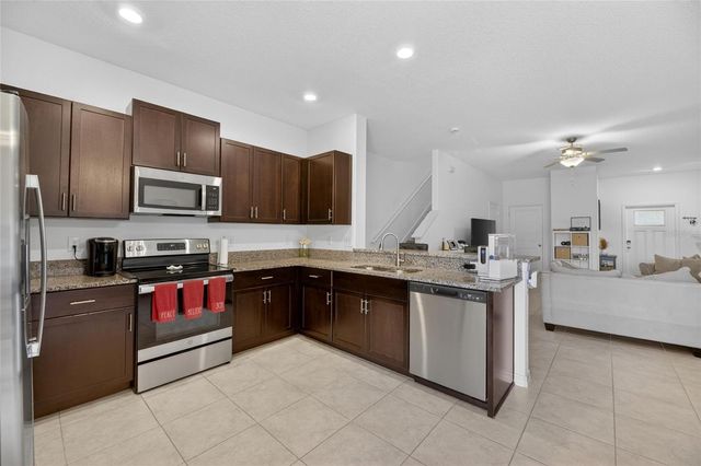 5084 FORUM BLVD, Holiday, FL 34690