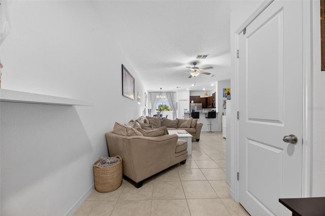 5084 FORUM BLVD, Holiday, FL 34690