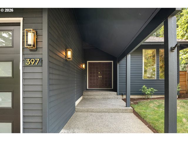 397 LIVINGOOD Ln, Lake Oswego, OR 97034
