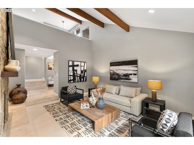 397 LIVINGOOD Ln, Lake Oswego, OR 97034