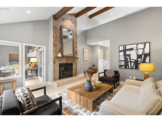 397 LIVINGOOD Ln, Lake Oswego, OR 97034