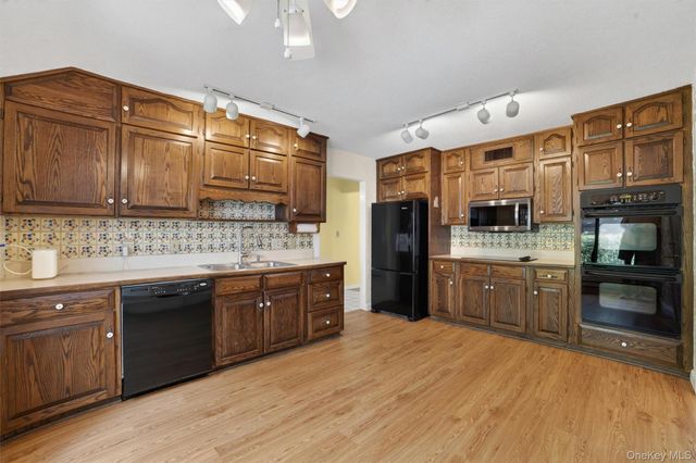 300 Heritage Hills B, Somers, NY 10589