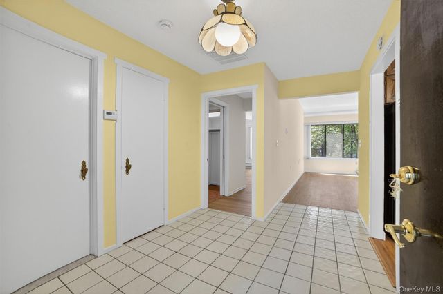300 Heritage Hills B, Somers, NY 10589