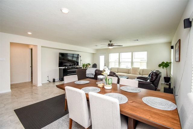 5912 Whitewing Road, Rosenberg, TX 77469