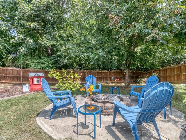 10326 Haddington Drive NW, Charlotte, NC 28269