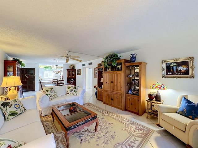 1310 NE 14th Court K17, Jensen Beach, FL 34957