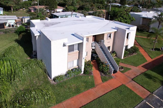 1310 NE 14th Court K17, Jensen Beach, FL 34957