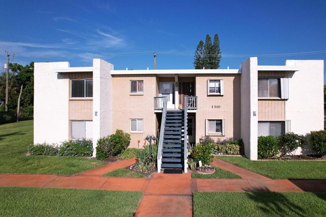 1310 NE 14th Court K17, Jensen Beach, FL 34957
