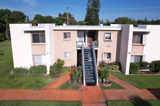 1310 NE 14th Court K17, Jensen Beach, FL 34957