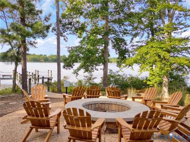 4801 Hidden Falls Ct, Moseley, VA 23120