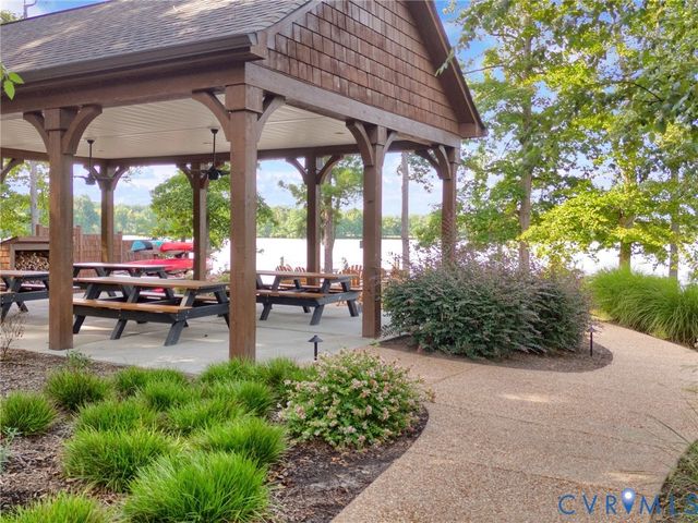 4801 Hidden Falls Ct, Moseley, VA 23120