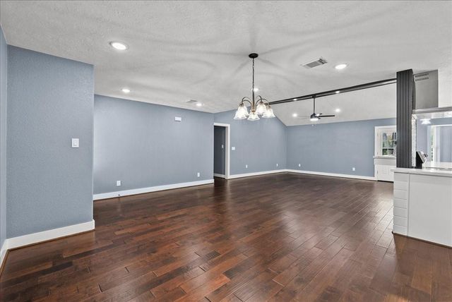2730 Mary Lane, Dickinson, TX 77539