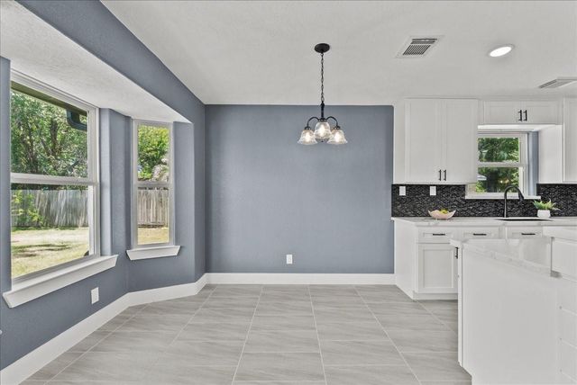 2730 Mary Lane, Dickinson, TX 77539