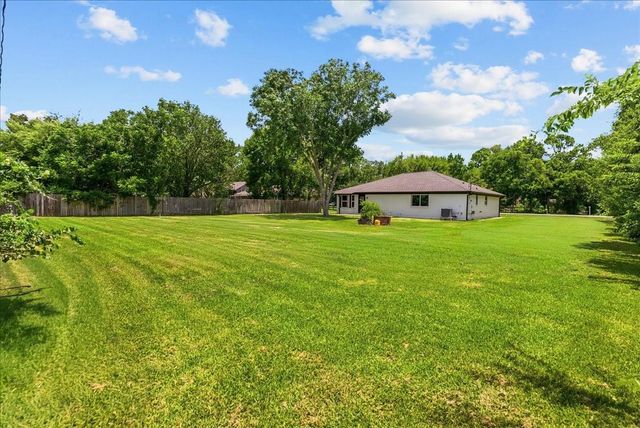 2730 Mary Lane, Dickinson, TX 77539