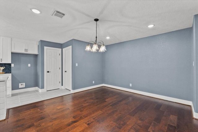 2730 Mary Lane, Dickinson, TX 77539