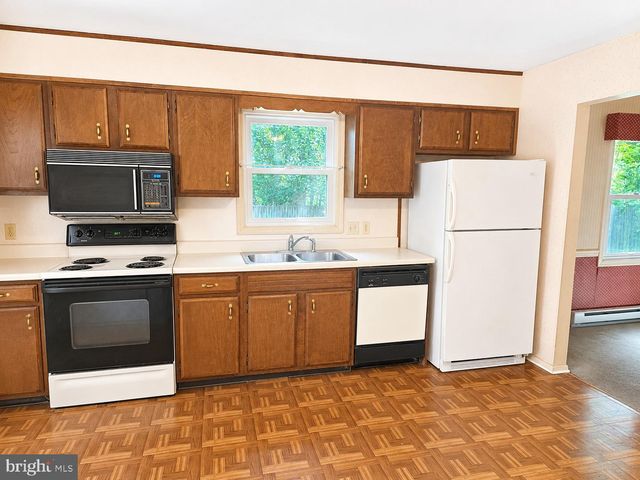 1886 MARY LANE, Carlisle, PA 17013