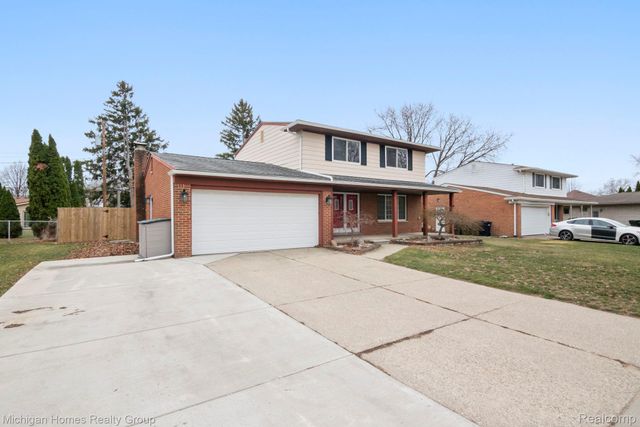 14484 Royal Drive, Sterling Heights, MI 48312
