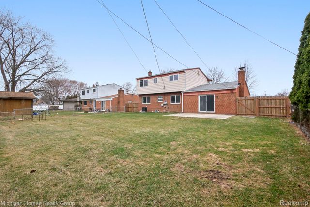 14484 Royal Drive, Sterling Heights, MI 48312