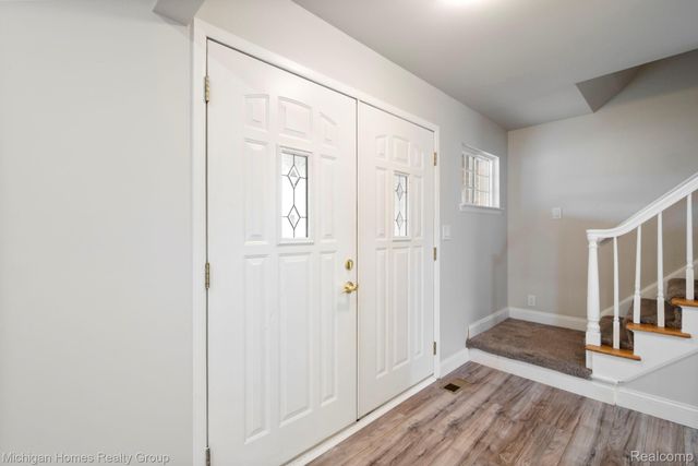 14484 Royal Drive, Sterling Heights, MI 48312