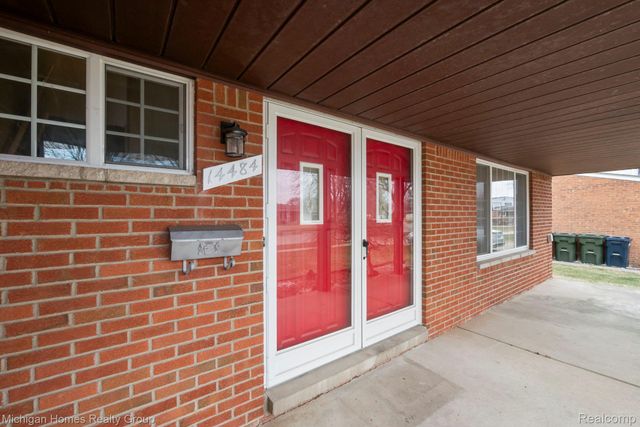 14484 Royal Drive, Sterling Heights, MI 48312