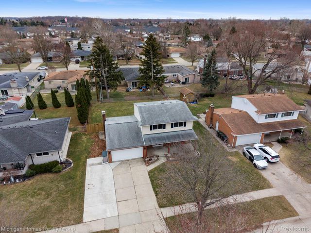 14484 Royal Drive, Sterling Heights, MI 48312