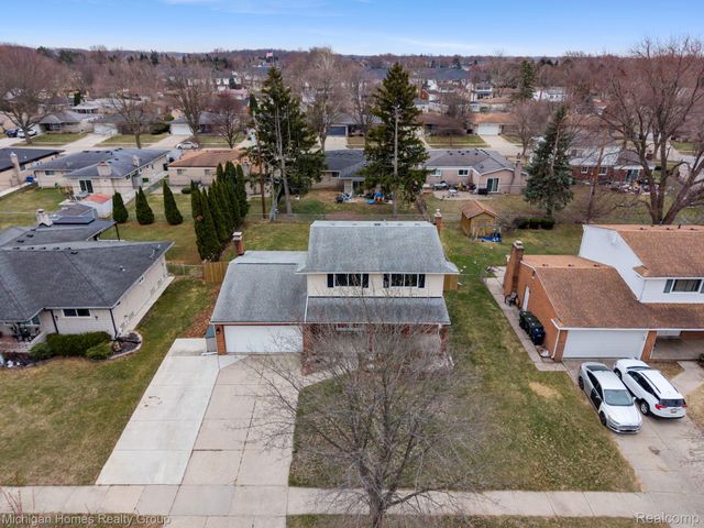 14484 Royal Drive, Sterling Heights, MI 48312