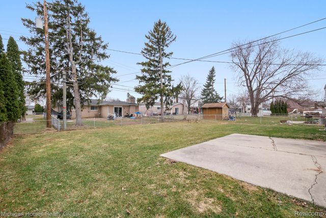 14484 Royal Drive, Sterling Heights, MI 48312